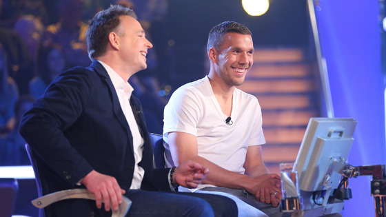 Lukas Podolski (r.) und Holger Stromberg (Bild: RTL/Stefan Gregorowius)